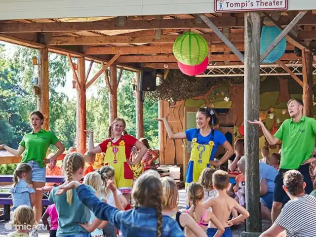 Chalet de Wildspot huren in Nederland, Gelderland, Beekbergen - chalet Het recreatieteam van Vakantiepark Het Lierderholt biedt in bijna elke basisschoolvakantie een uitgebreid en gevarieerd recreatieprogramma aan voor alle leeftijden, want naast de kinderen worden de volwassenen ook zeker niet vergeten!