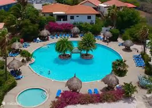 Luxe twee slaapkamer appartement op resort Seru Coral