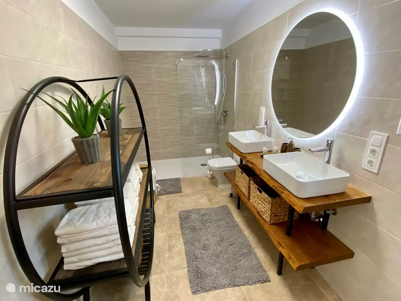 Hauptschlafzimmer mit eigenem Bad