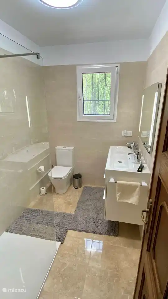 Badezimmer Schlafzimmer 2