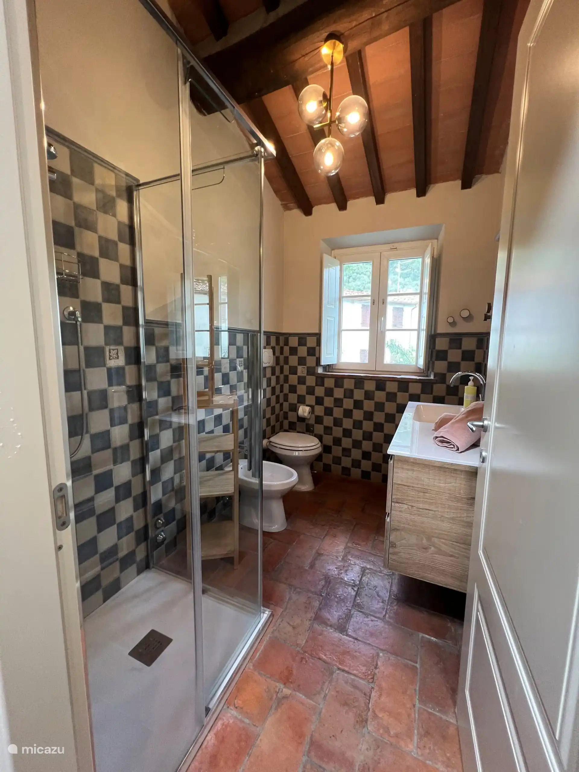 Badezimmer im ersten Stock, Foto 2