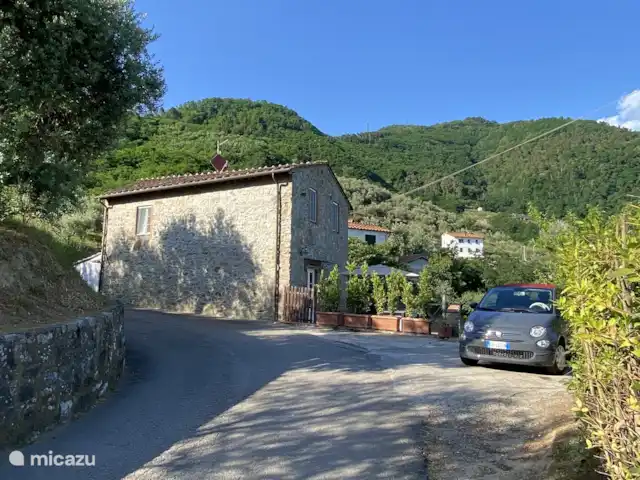 Maison Charlotte | Italie, Toscane, Lucca - gîte / cottage La maison comprenant la première place de parking