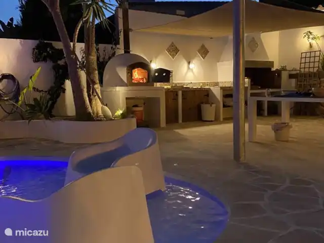 Casita Mimos Calpe - Costa Blanca huren in Spanje, Costa Blanca, Calpe - villa Buitenkeuken met pizzaoven (!!), bbq en teppanyaki plaat.
