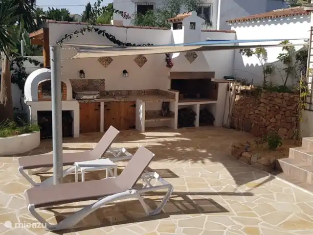 Casita Mimos Calpe - Costa Blanca huren in Spanje, Costa Blanca, Calpe - villa Grote buitenkeuken met pizzaoven (!!), bbq, teppanyaki plaat.