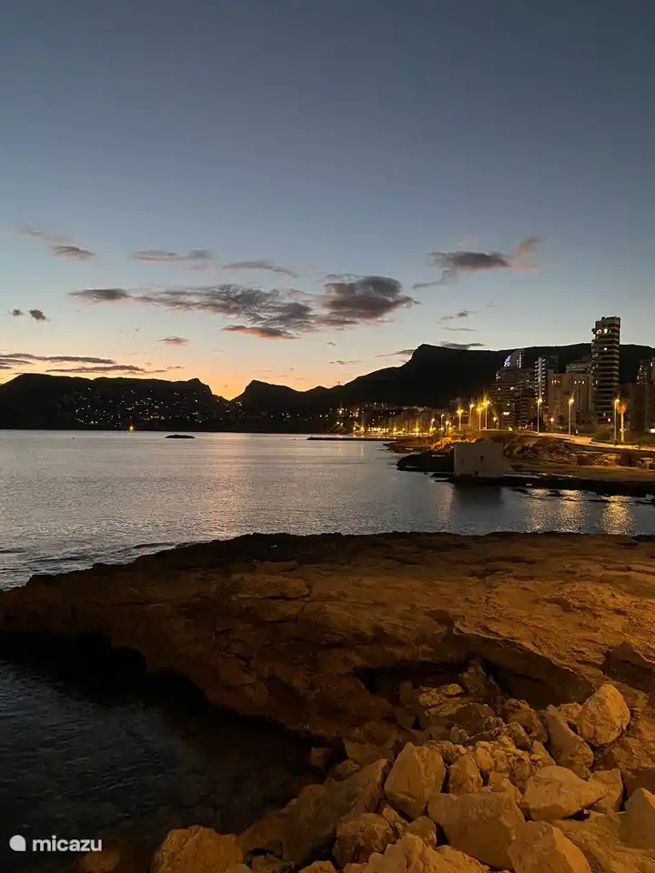 Calpe bei Nacht.