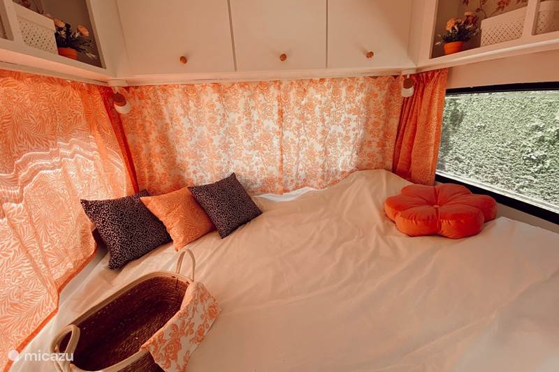 Vakantiehuis Nederland, Zuid-Holland, Leidschendam Bed & Breakfast Glamping B&B Het Caravannetje