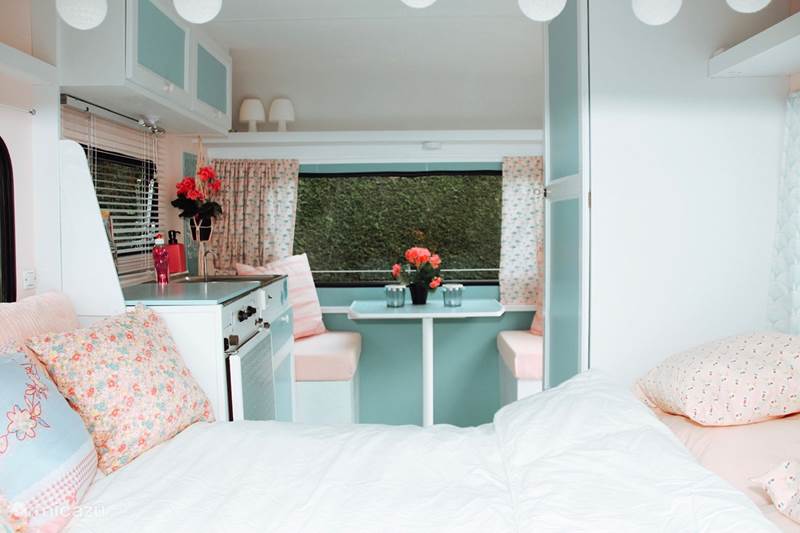 Vakantiehuis Nederland, Zuid-Holland, Leidschendam Bed & Breakfast RetroB&B Het Caravannetje: Charlotte