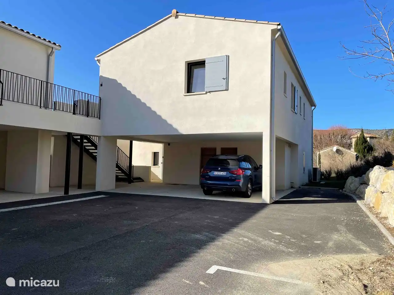 1 estacionamiento techado, 1 descubierto