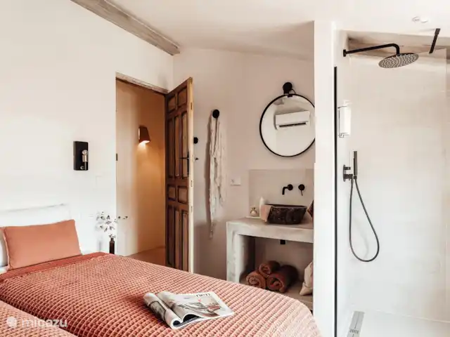 Location de Vacances Espagne, Costa Blanca, Lliber, maison de vacances - Cà la Vall | Votre séjour méditerranéen Chambre avec salle de bain attenante