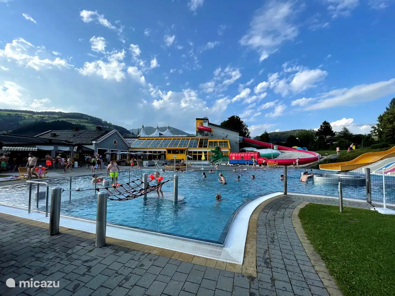 Piscina Wasserwelt - 300 metros del apartamento.