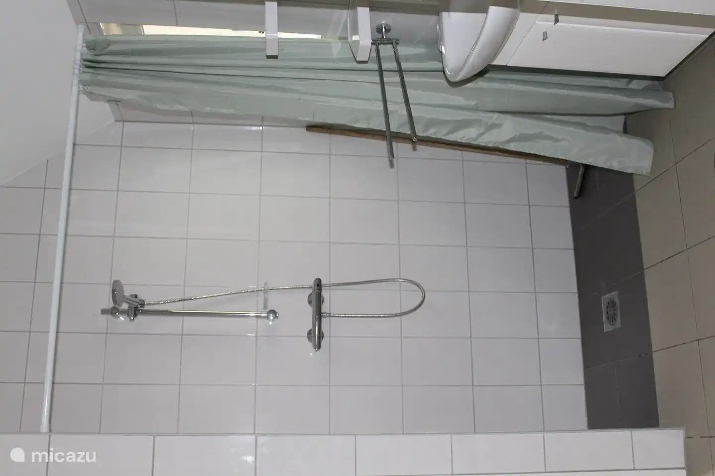 Une douche spacieuse