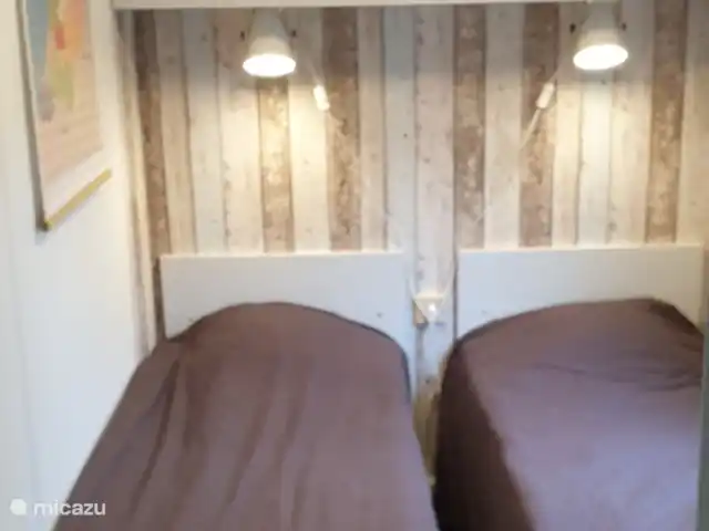 Buitenhuis le mobil-home n° 70 | Pays-Bas, Overijssel, Raalte - mobil-home Chambre enfants avec 2 lits séparés et placard de rangement