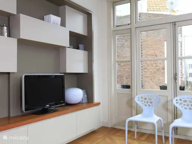 Maison rénovée sous architecture | Pays-Bas, Hollande méridionale, Rotterdam - maison de ville Meubles de télévision