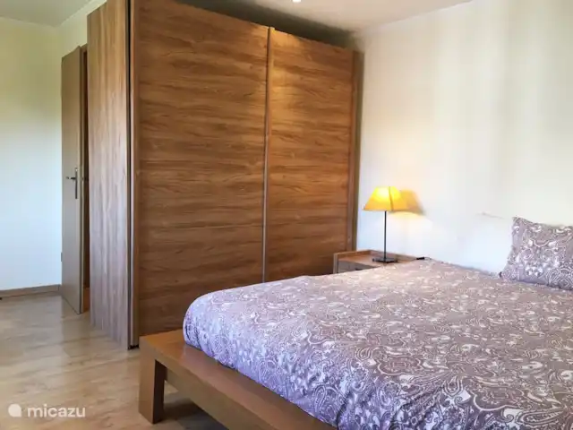 Emplacement privilégié au centre de Lisbonne | Portugal, Lisbonne, Lissabon - appartement Une grande armoire