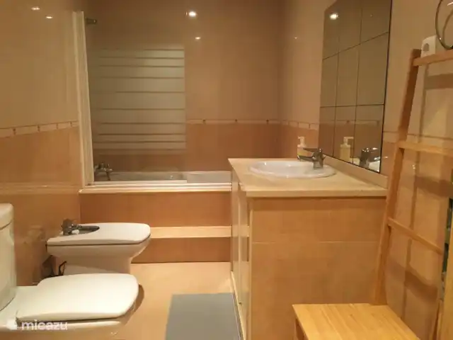 Emplacement privilégié au centre de Lisbonne | Portugal, Lisbonne, Lissabon - appartement Une salle de bain complète
