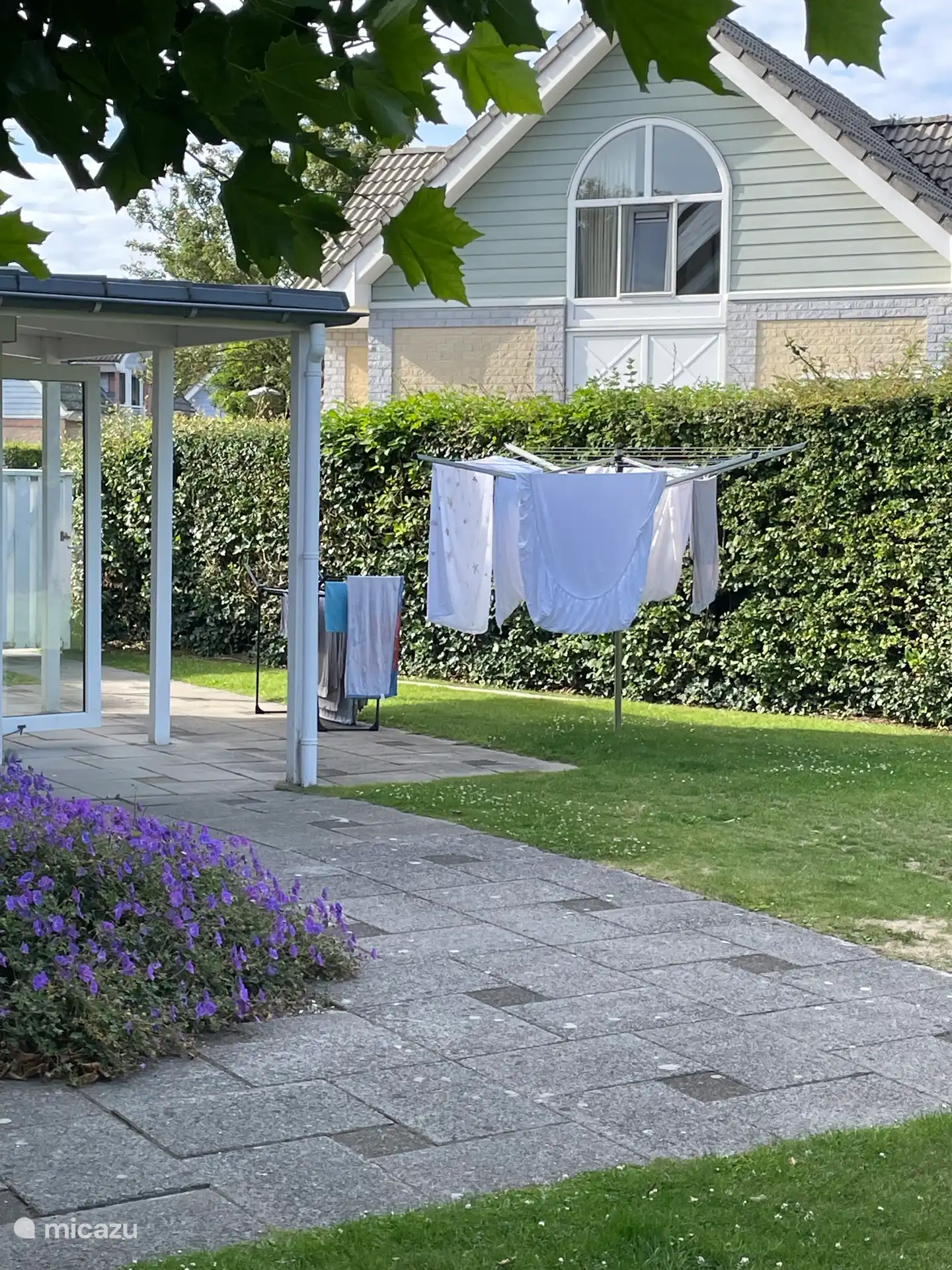 Praktisch: Platz im Freien zum Trocknen der Wäsche