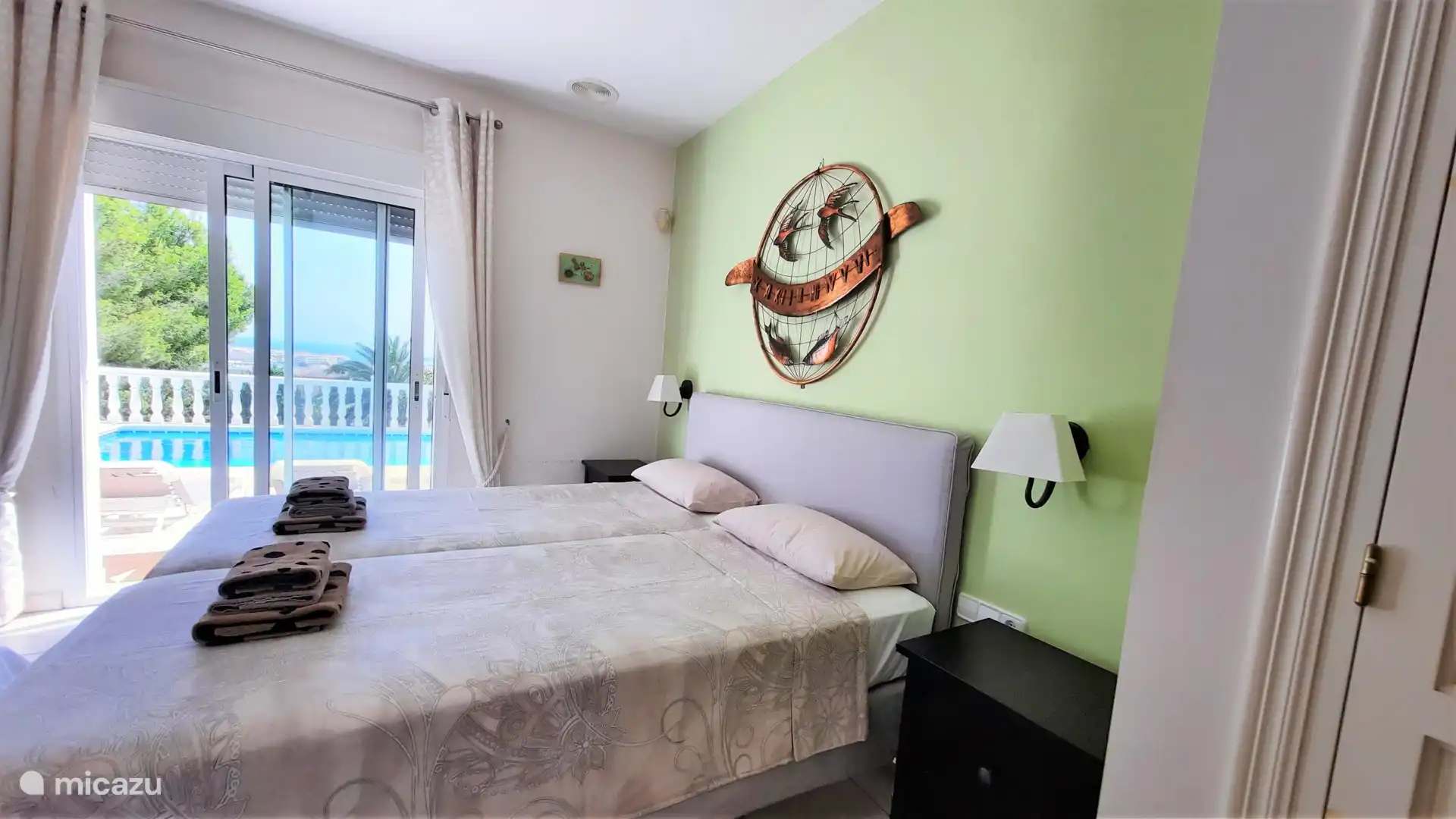 Das Hauptschlafzimmer mit Meerblick