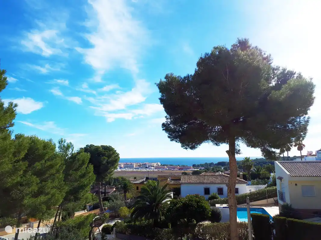 Die schöne Aussicht auf die Villa Jules