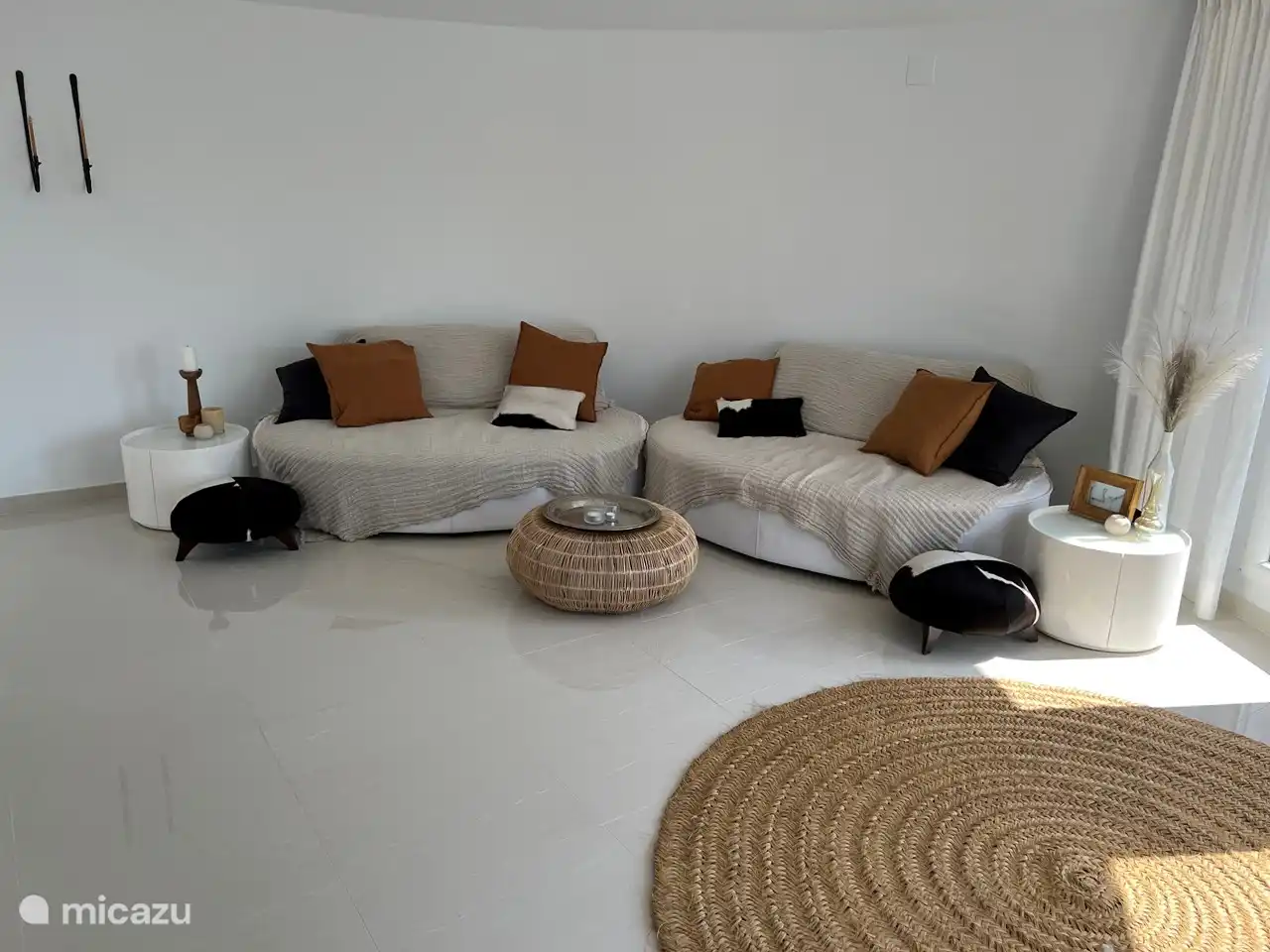 Woonkamer 1e etage banken