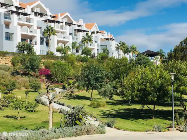 Location de Vacances Espagne, Costa del Sol, La Cala de Mijas, appartement - La Cala Hill Club appartement vue mer Le jardin commun en dessous de la terrasse.