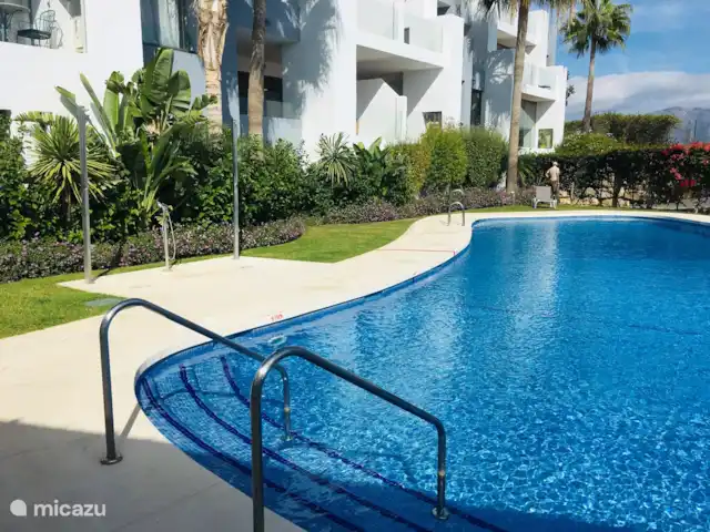 Location de Vacances Espagne, Costa del Sol, La Cala de Mijas, appartement - La Cala Hill Club appartement vue mer La piscine qui jouxte le jardin.