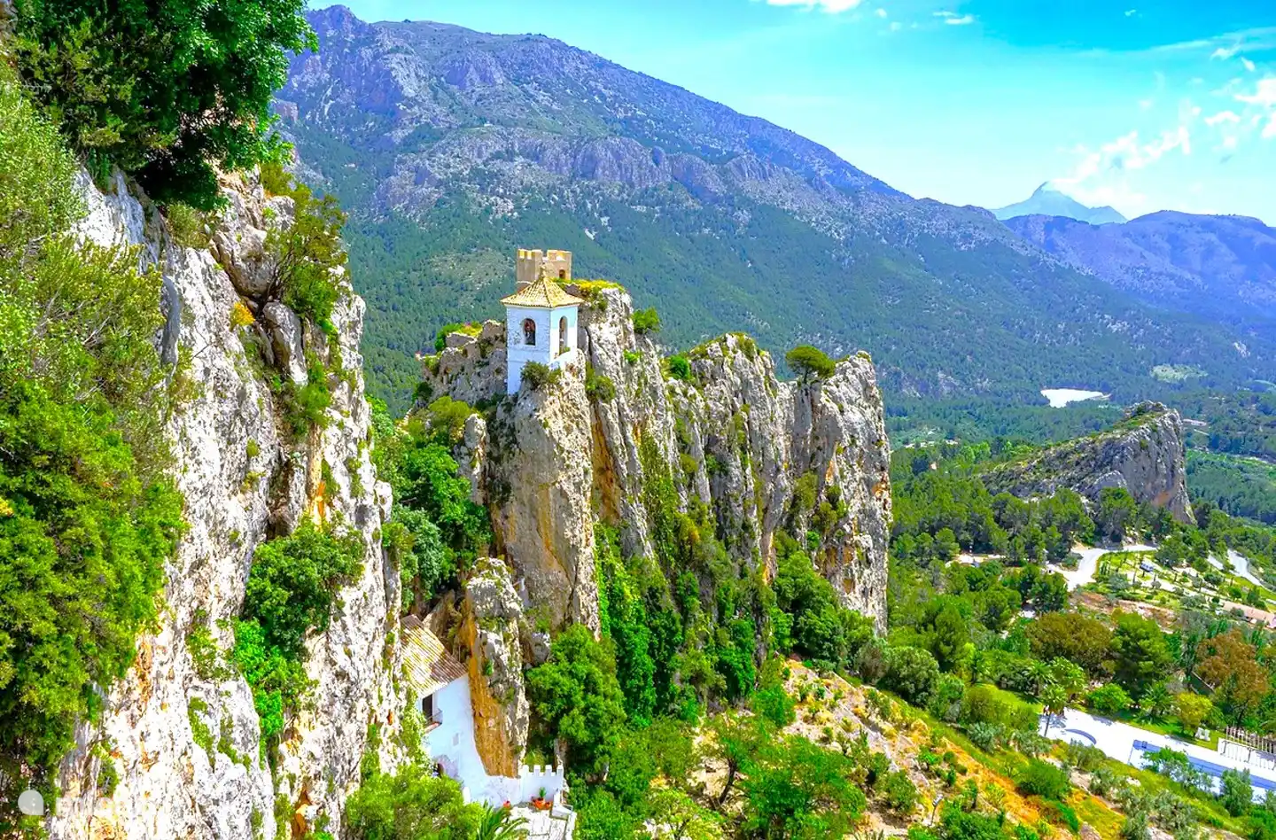 Visita el castillo de Guadalest, una bonita excursión de medio día o día completo