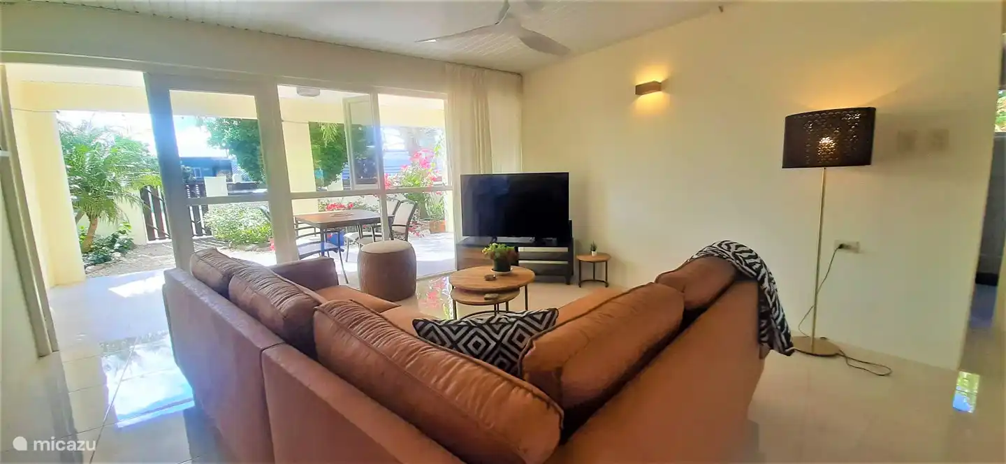 Wohnzimmer mit Ecksofa