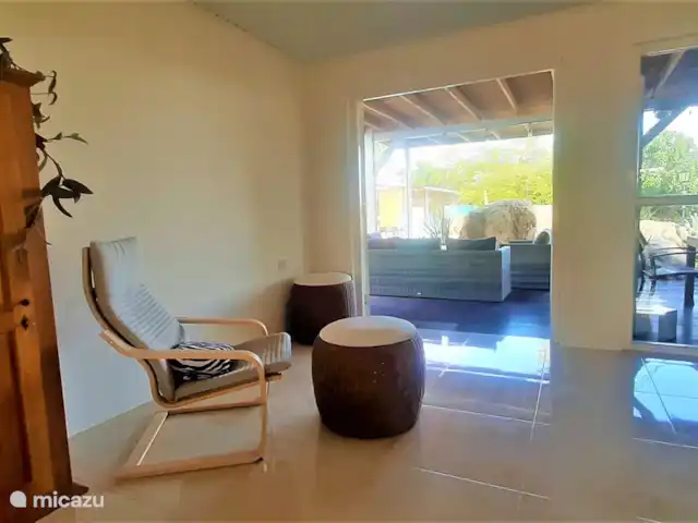 Villa de lujo con hermoso jardín en Aruba, Paradera, Paradera - villa rincón de lectura