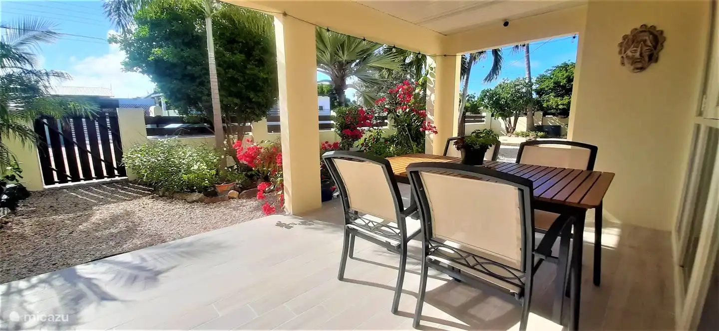 Veranda vor dem Haus / Eingang