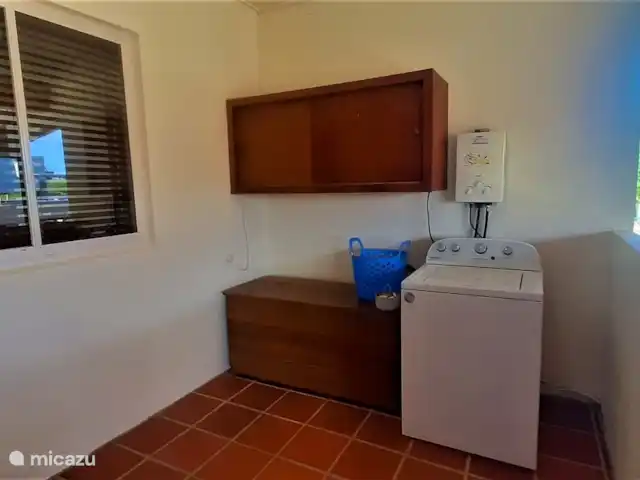 Villa de lujo con hermoso jardín en Aruba, Paradera, Paradera - villa Cuarto de lavado con lavadora