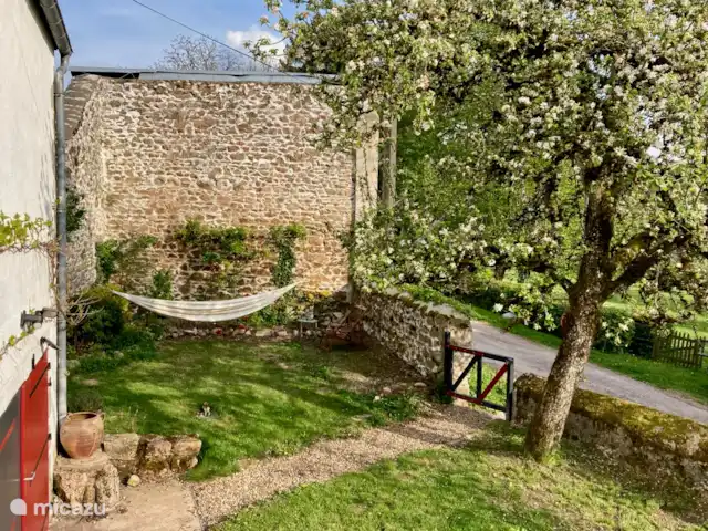 Le Chat Noir en Francia, Nièvre, Ouroux-en-Morvan - casa rural / cabaña No tienes vista a través de la pared.