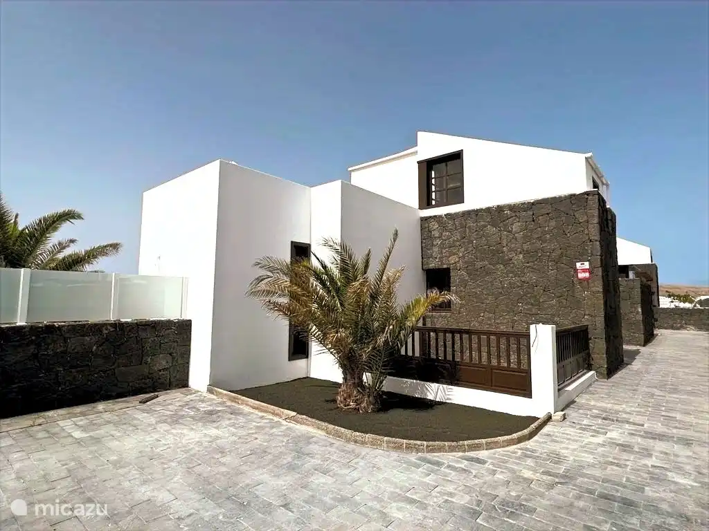 The driveway of the house