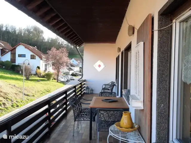 Apartamento A en Biersdorf am See en Alemania, Eifel, Biersdorf - apartamento balcón
