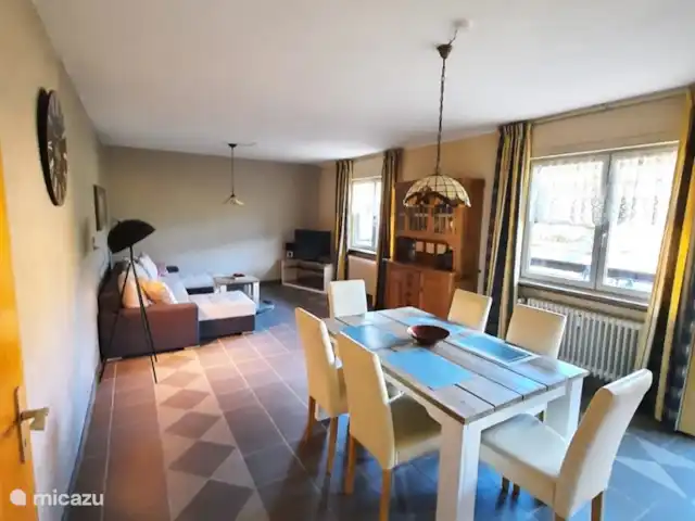 Apartamento A en Biersdorf am See en Alemania, Eifel, Biersdorf - apartamento sala de estar
