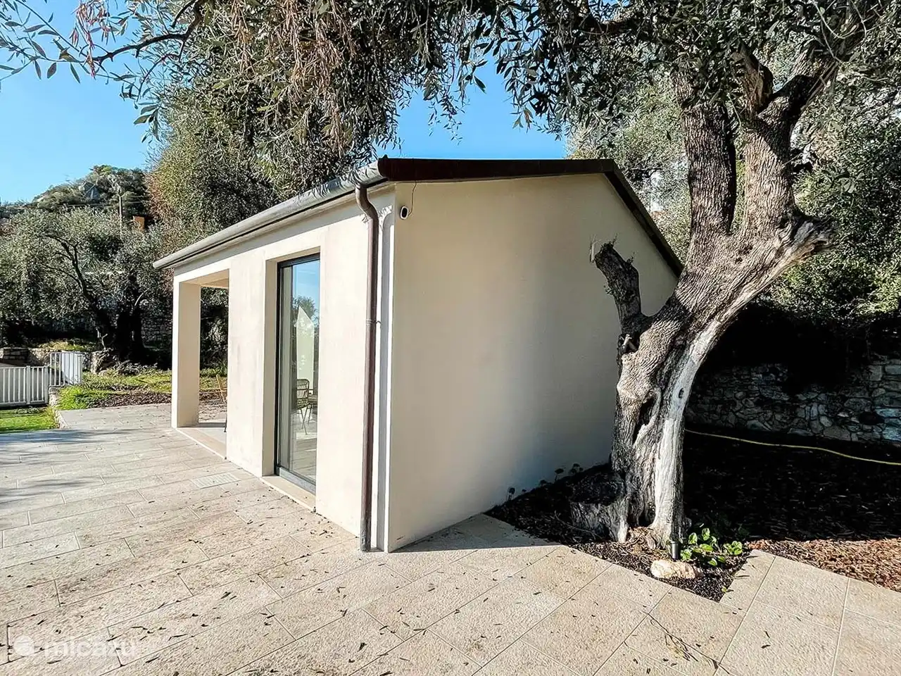 Das Ferienhaus Lucca ist ein freistehendes Haus auf einer separaten Bergterrasse. Viel Privatsphäre, Garten, Terrasse, Veranda und Sonnenterrasse.