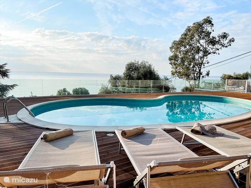 Ferienwohnung Italien, Ligurien, Ventimiglia  Ferienhaus Ferienhaus 'ROMA' im Ibiza-Stil