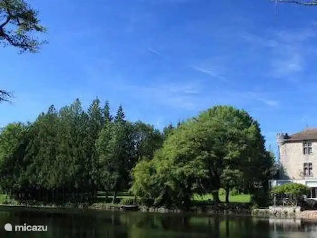 Mobil-home Château Le Verdoyer **** | France, Dordogne, Champs-Romain - mobil-home Terrasse de château sur l'eau