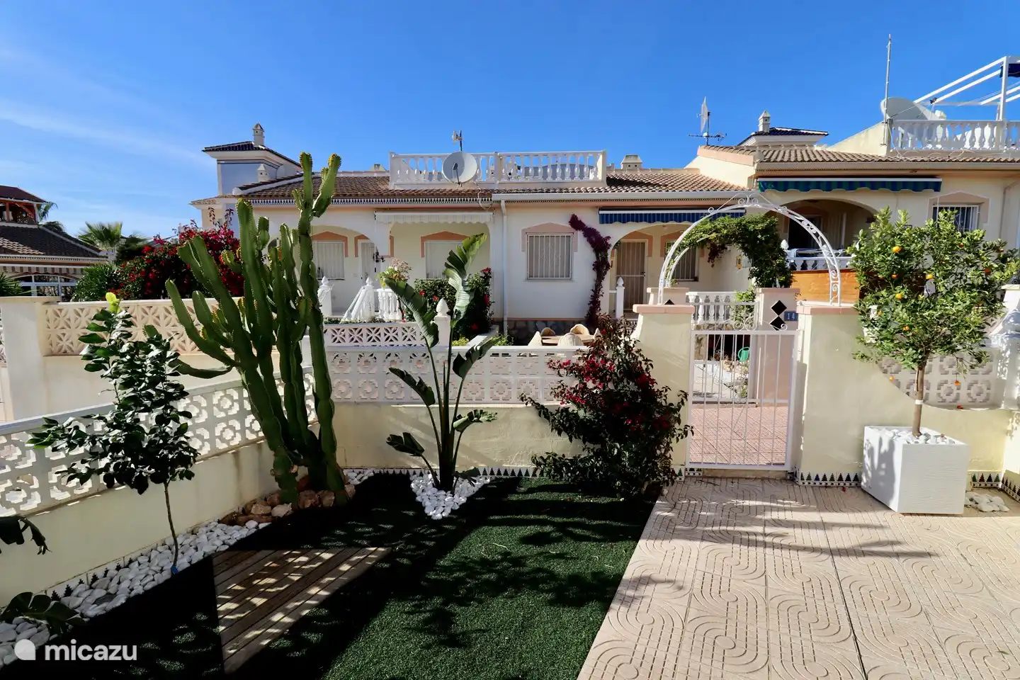 Hinterhof mit Terrasse