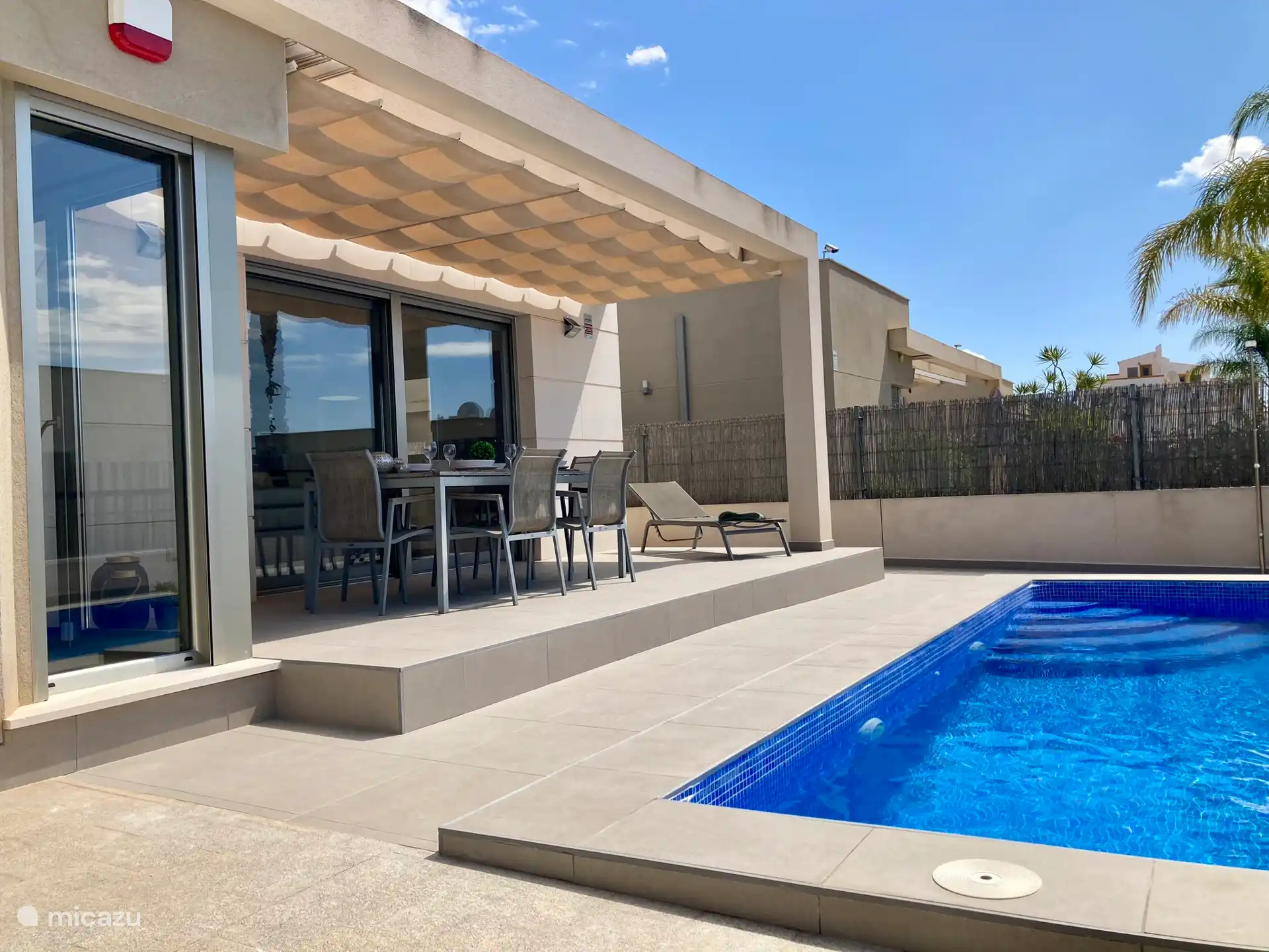 There is a sun protection that you can easily roll out.