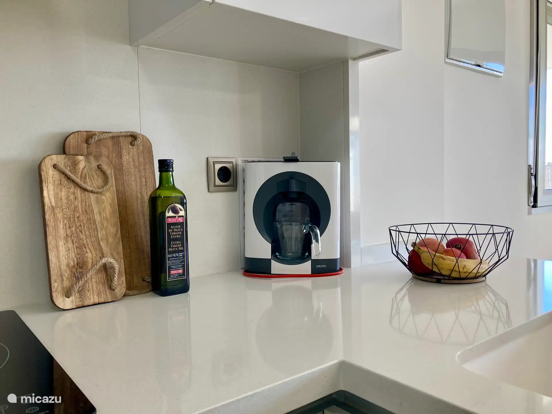 Dolce gusto or a regular coffee maker are available