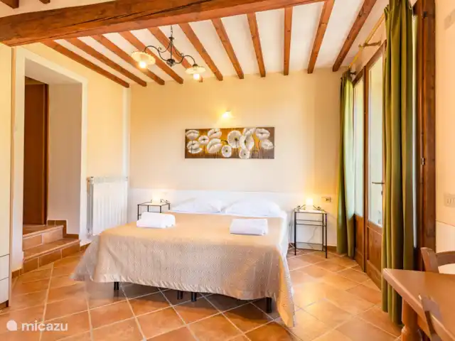 Apartamento Mandorlo - Podere Monti en Italia, Toscana, Casole d'Elsa - casa vacacional Dormitorio 3 con cama doble y 2 camas individuales
Apartamento Mandorlo - Monti 1824