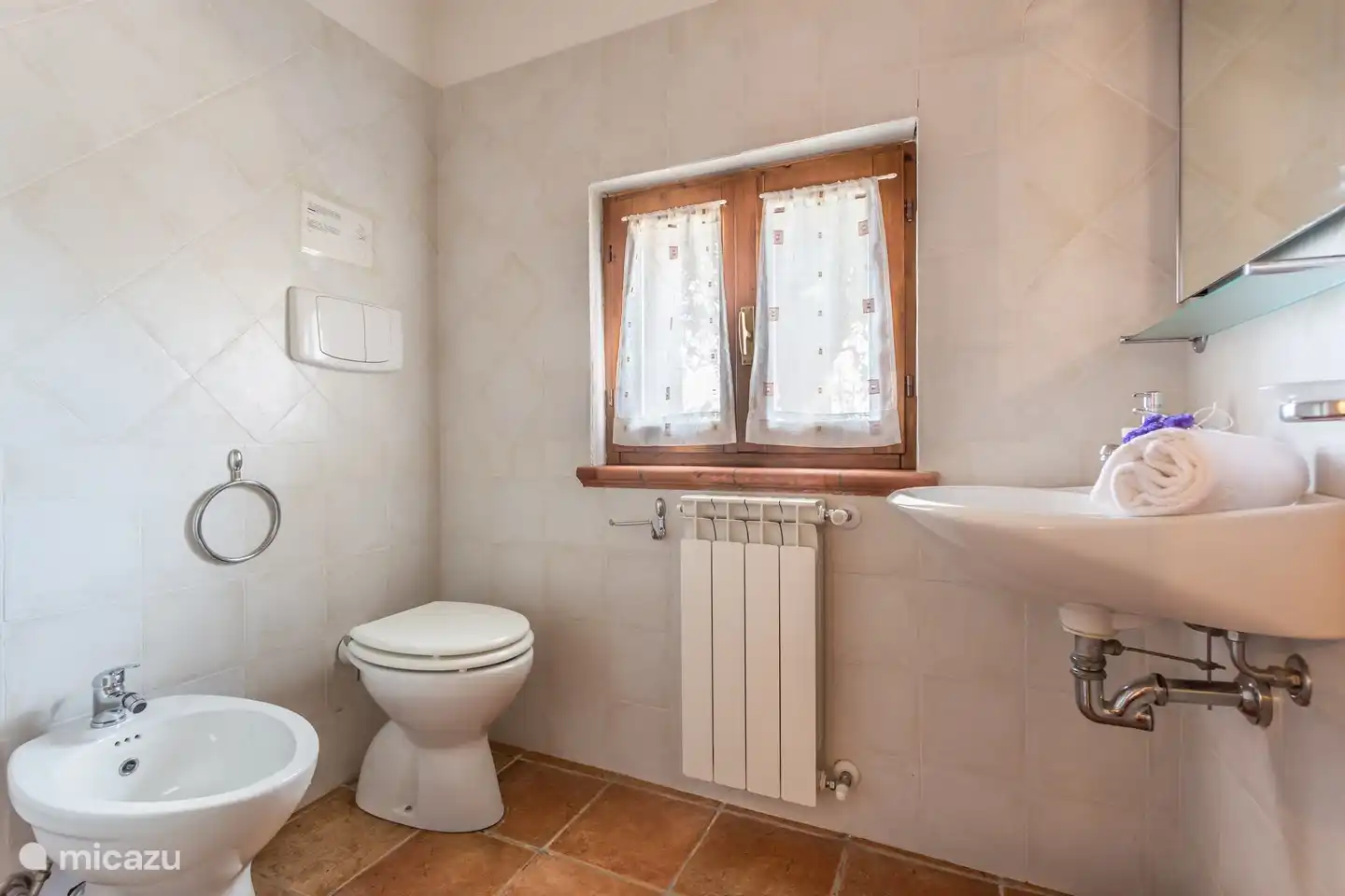 Salle de bain 2 avec douche
Appartement Mandorlo - Monti 1824