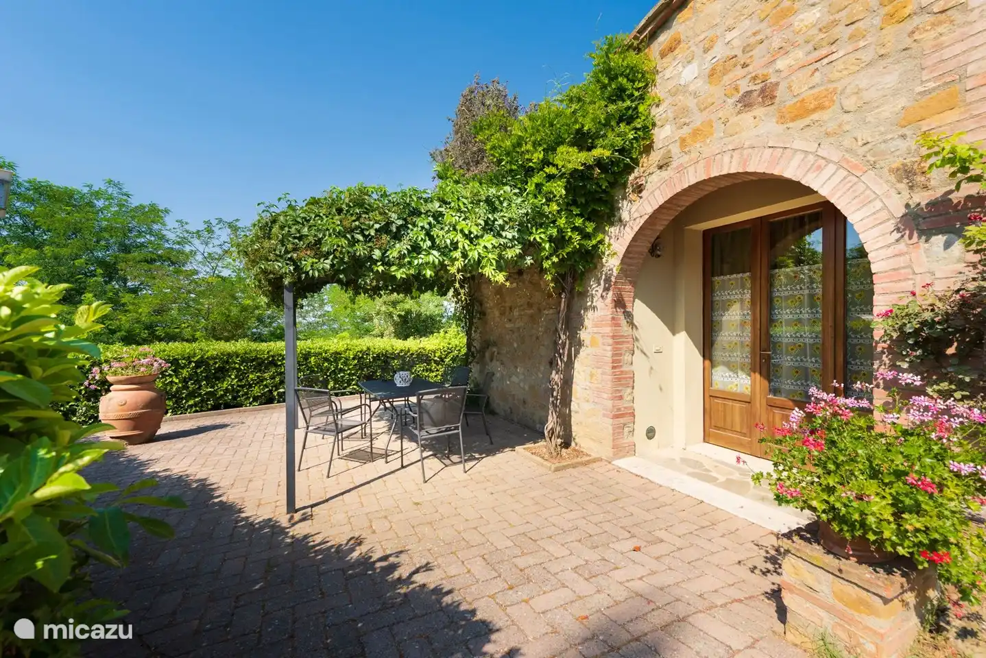 Patio avec table Appartement Mandorlo - Monti 1824