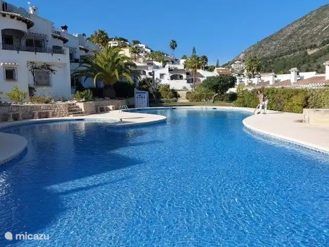 Casa Luna | Espagne, Costa Blanca, Benitachell - bungalow Grande piscine agréable et calme adaptée aux enfants. La piscine est située directement en face de la villa et est accessible par des escaliers.