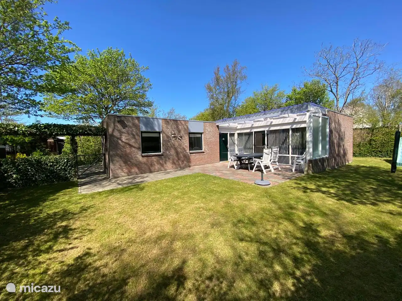 bungalow, Sint Maartensbrug, North Holland, Netherlands - Meno Mosso