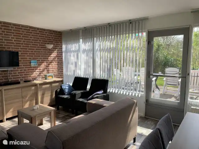 Meno Mossó en Países Bajos, Holanda del Norte, Sint Maartensvlotbrug - bungaló