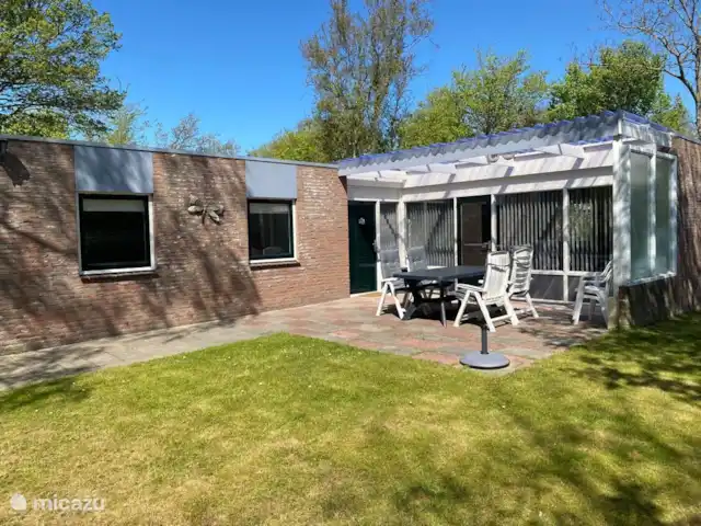 Meno Mossó en Países Bajos, Holanda del Norte, Sint Maartensvlotbrug - bungaló