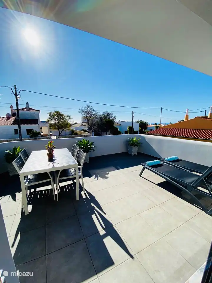 Furniture Balcon south side