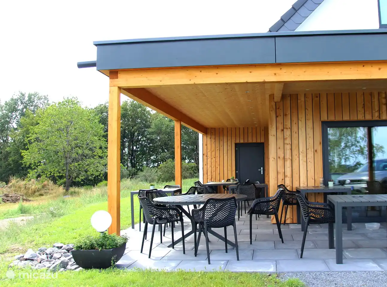 À la réception du parc, vous pouvez prendre une tasse de café avec quelque chose de délicieux et organiser le service du petit-déjeuner.