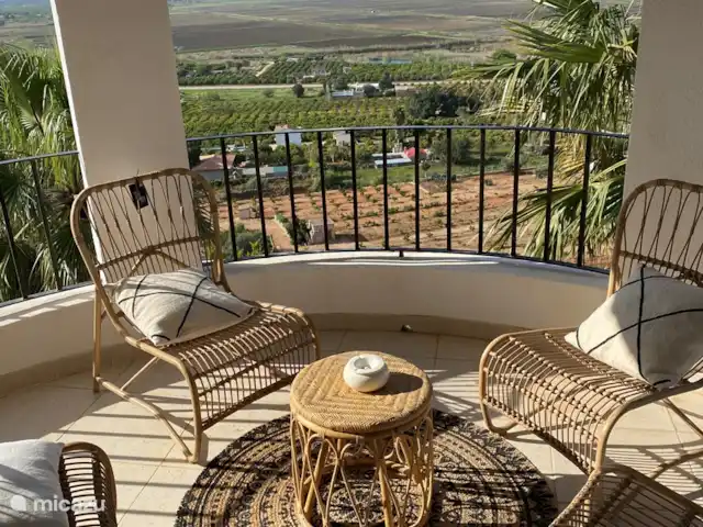 Villa Boa Vida | Espagne, Costa Blanca, Monte Pego - villa Du salon, vous avez accès à cette terrasse confortable avec vue sur les rizières et la mer.